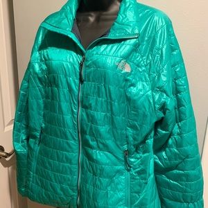 North Face green puffer light coat